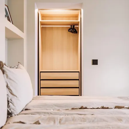 Large With Sea View And Parking Appartamento *