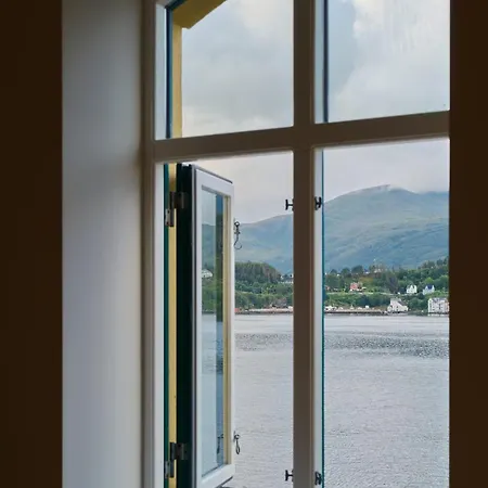 Large With Sea View And Parking Ålesund
