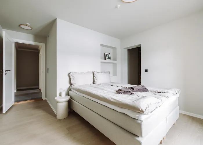 Large With Sea View And Parking Apartamento *