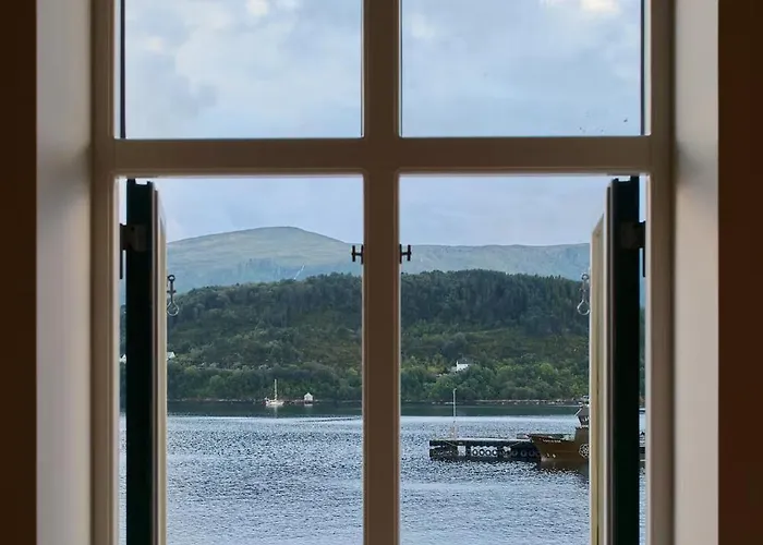 Large With Sea View And Parking Ålesund